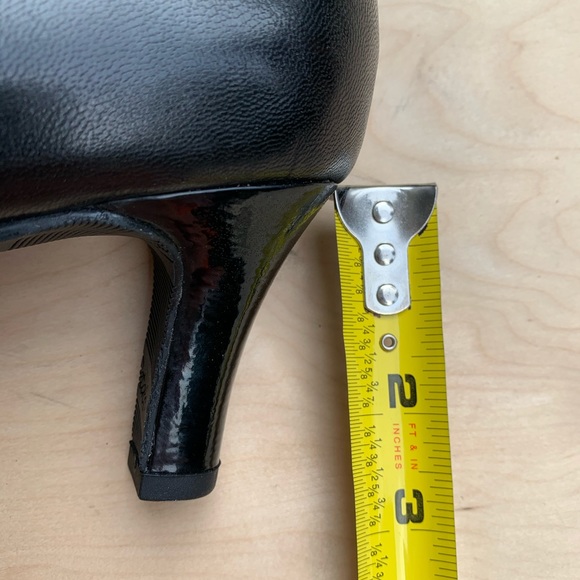 Rose Petals woman’s NWT heels - Picture 8 of 10